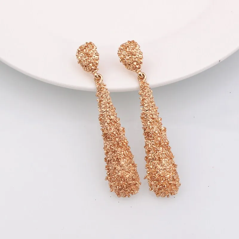 EC974 Европа и США серьги цвета матовая металлическая длинные висячие в форме