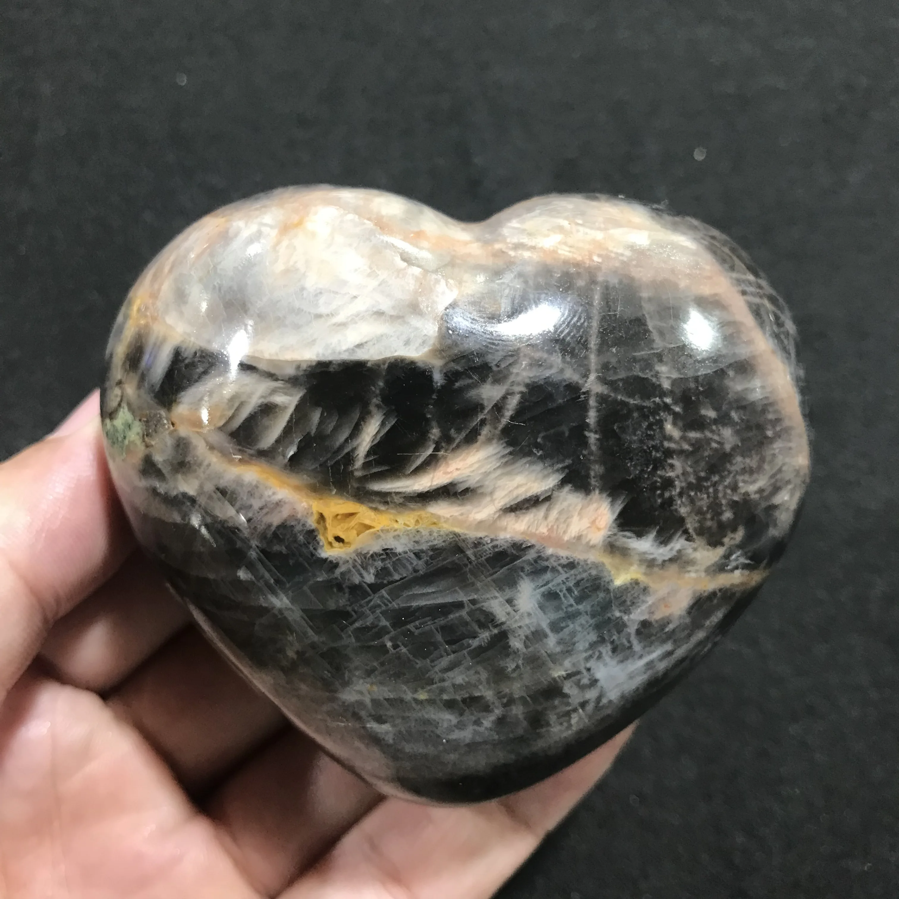 

1PC Natural Quartz Crystal Grey Moonlight Stone Heart Shape Energy Reiki Living Room Accessories Aquarium Decoration Gem