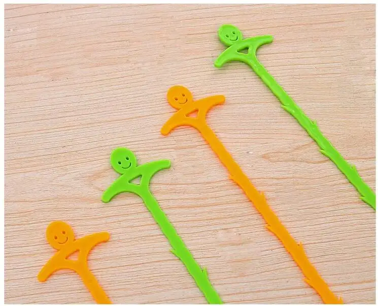 Устройство для очистки волос в канализационной трубе выдвижная раковина