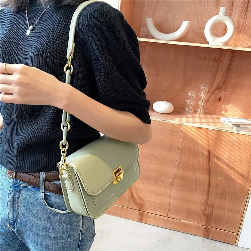 

Crocodile Pattern Baguette Handbag for Women 2020 Candy Color Chain Ladies Small Shoulder Bags Fashion Design Leather Armpit Bag
