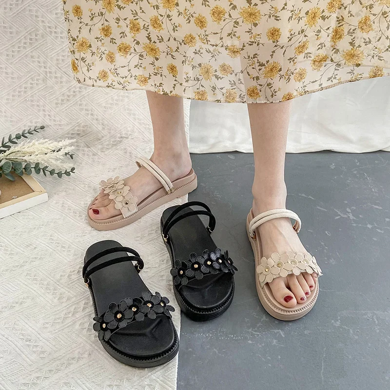

Flat Shoes Female House Slippers Platform Flower Summer Clogs Woman Slides Lady Low Pantofle Fashion Beach Girl Soft 2021