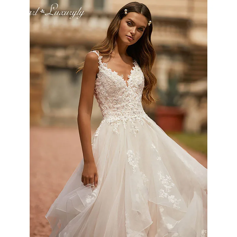 

Luxury A-Line Wedding Dresses Sleeveless V-neck Backless Glamorous Gowns 3D Three-dimensional Applique Delicate layered Tulle