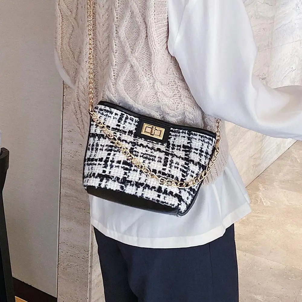 Модная черно-белая сумка через плечо на цепочке женская клатч Женская трендовая