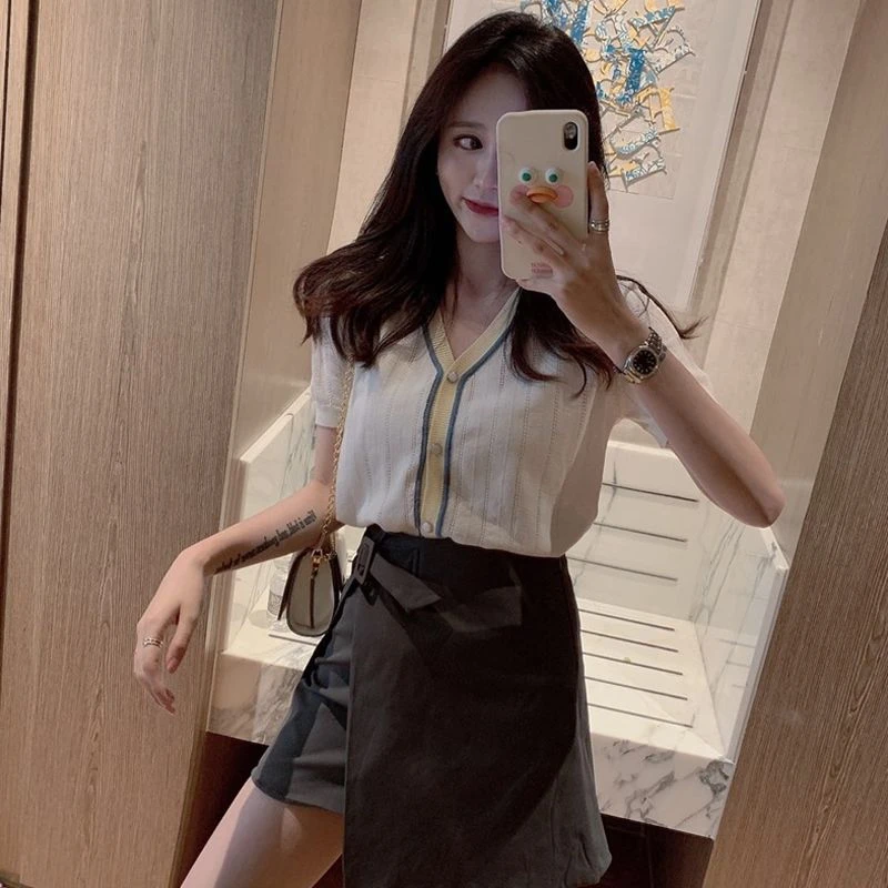 

New Summer V-neck Ice Silk Knitted Cardigan Sweater Women Color-blocked Short Sleeve Top Korean Elegant Fashion Pullover Sweater