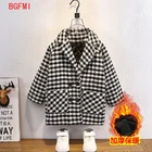 Зимняя ветровка для маленьких мальчиков, куртка, новинка 2022, клетчатое шерстяное пальто в британском стиле для девочек, Плотная хлопковая одежда средней длины, верхняя одежда