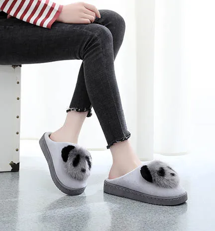 Домашние теплые женские тапочки с пандой милые плюшевые домашние из материала на