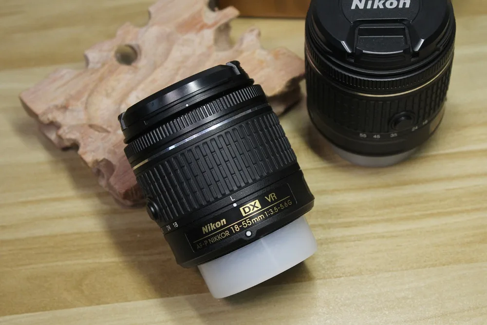 Используется объектив Nikon AF-P DX NIKKOR 18-55 мм f/3,5-5,6G VR для цифровых зеркальных фотокамер Nikon