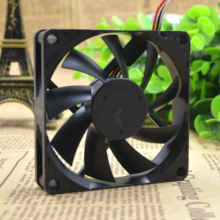 AVC F7015B12HN 7CM DC 12V 0.3A 7015 CPU Mute 3-Wires Cooling Fan |