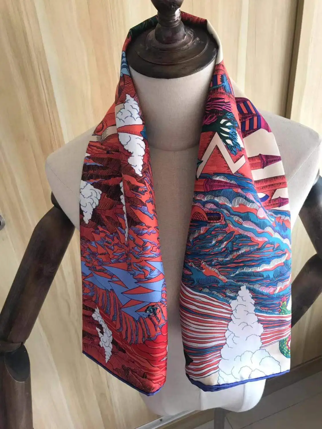 

2019 new arrival fashion autumn winter classic elegant colorful 100% silk scarf 90*90 cm scarves wrap shawl for women lady DUBAI