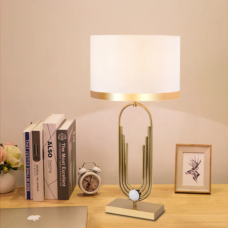 

Creative Japanese Desk Lamp Golden Personalized Modern Industrial Desk Lamp Elegant Lampade Da Tavolo Lamps for Living Room
