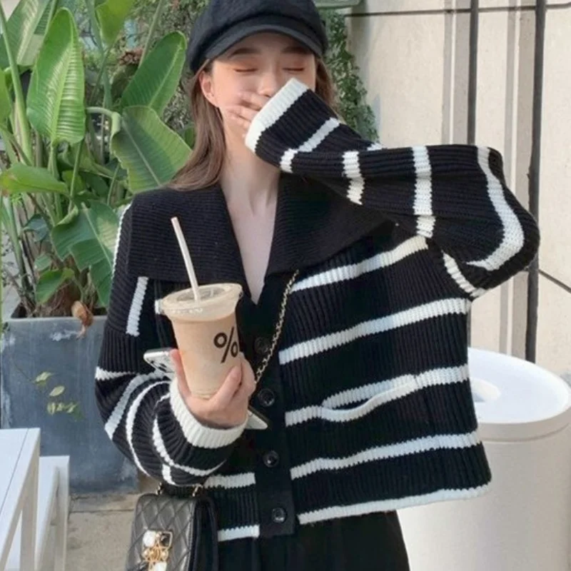

Women Fashion Striped Knitted Cardigan Autumn Winter Loose Warm Peter Pan Collar Coat Streetwear Elegant Sweet Girls Sweater Top