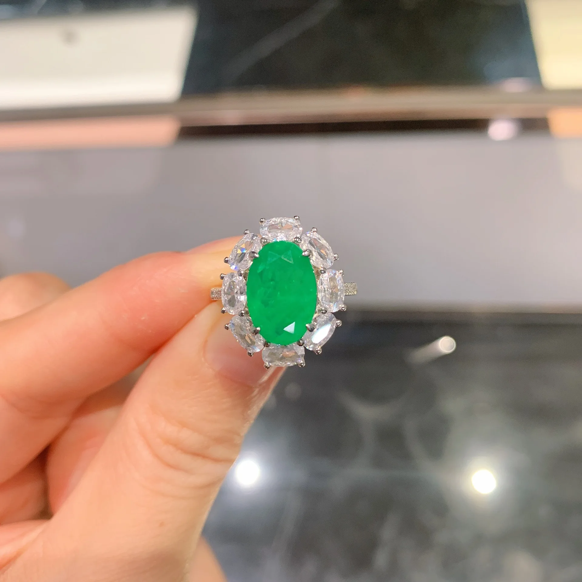 

RUZZALLATI 8*12 мм лабораторный Изумрудный драгоценный камень серебряного цвета для женщин винтажное Открытое кольцо на палец обещание аксессуар...