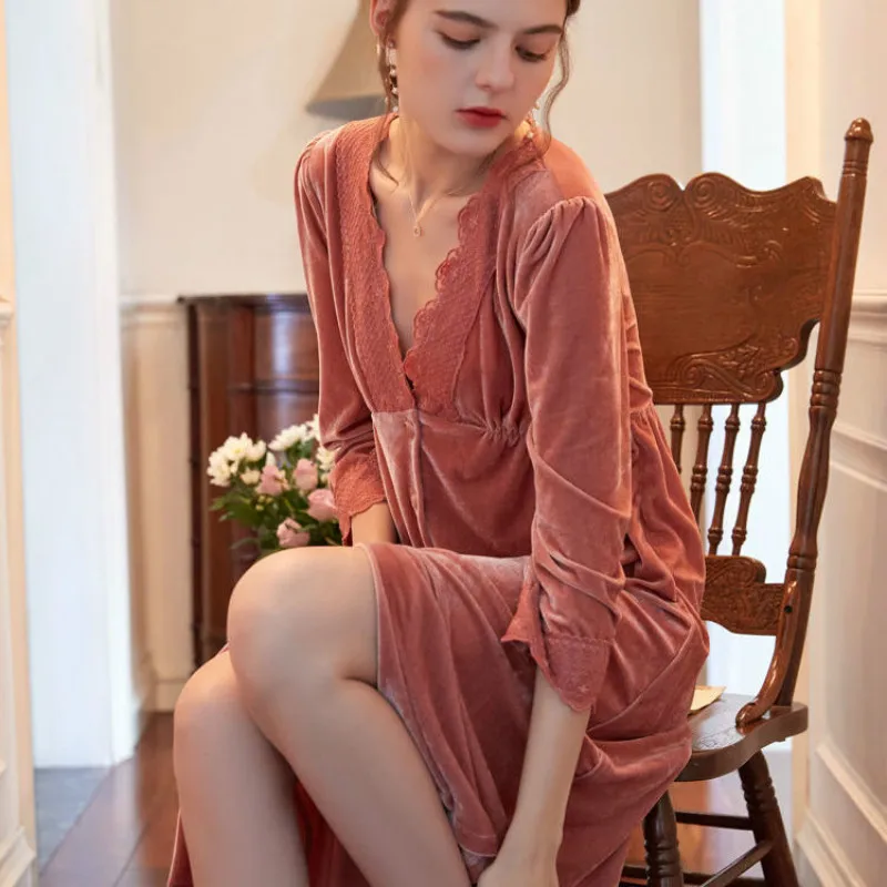 

Gold Velvet Nightdress Female Retro Sleep Dress Autumn and Winter Women Long Skirt Romantic Long-sleeved High-waist Home Service