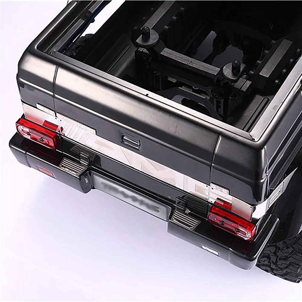 

2pcs Rear Bumper Trunk Pedal Decoration Sheet for 1/10 Traxxas TRX4 G500 TRX6 G63 Benz RC Car Accessories
