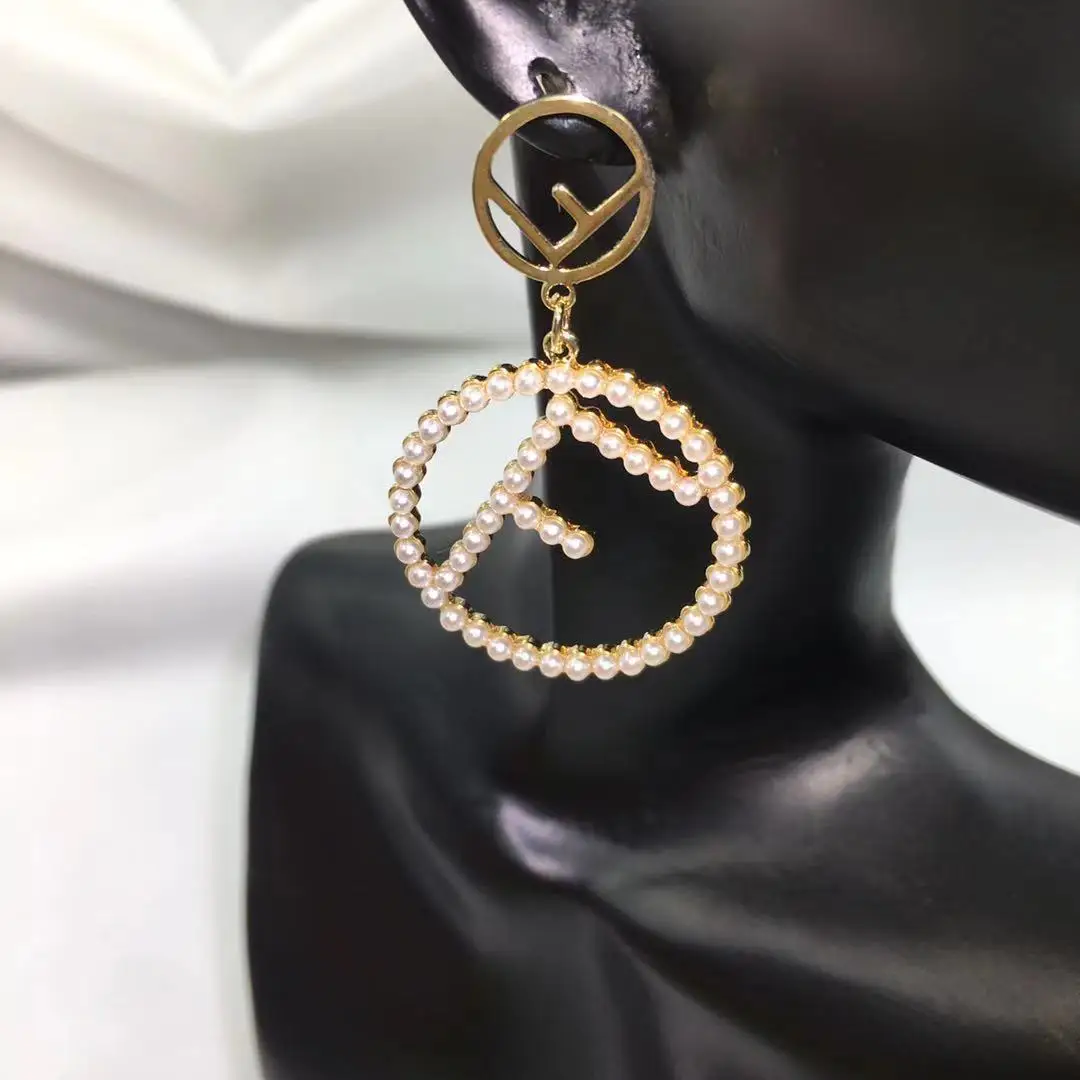 

Fashion new women's letter pearl earrings
