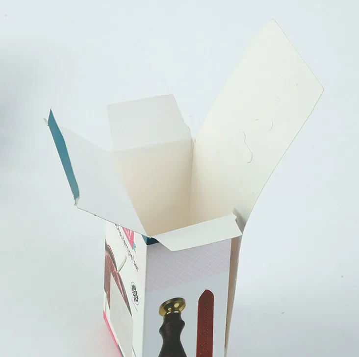 Заказная роскошная коробка для упаковки духов из белого картона с логотипом CMYK/PMS