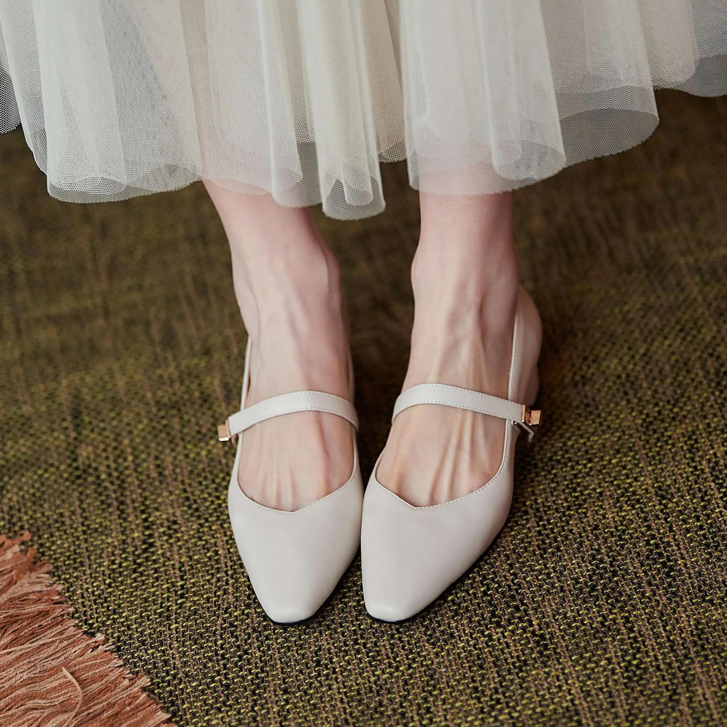 

Krazing Pot new spring summer season full grain leather vintage handmade square toe thick med heel buckle straps women pumps L92