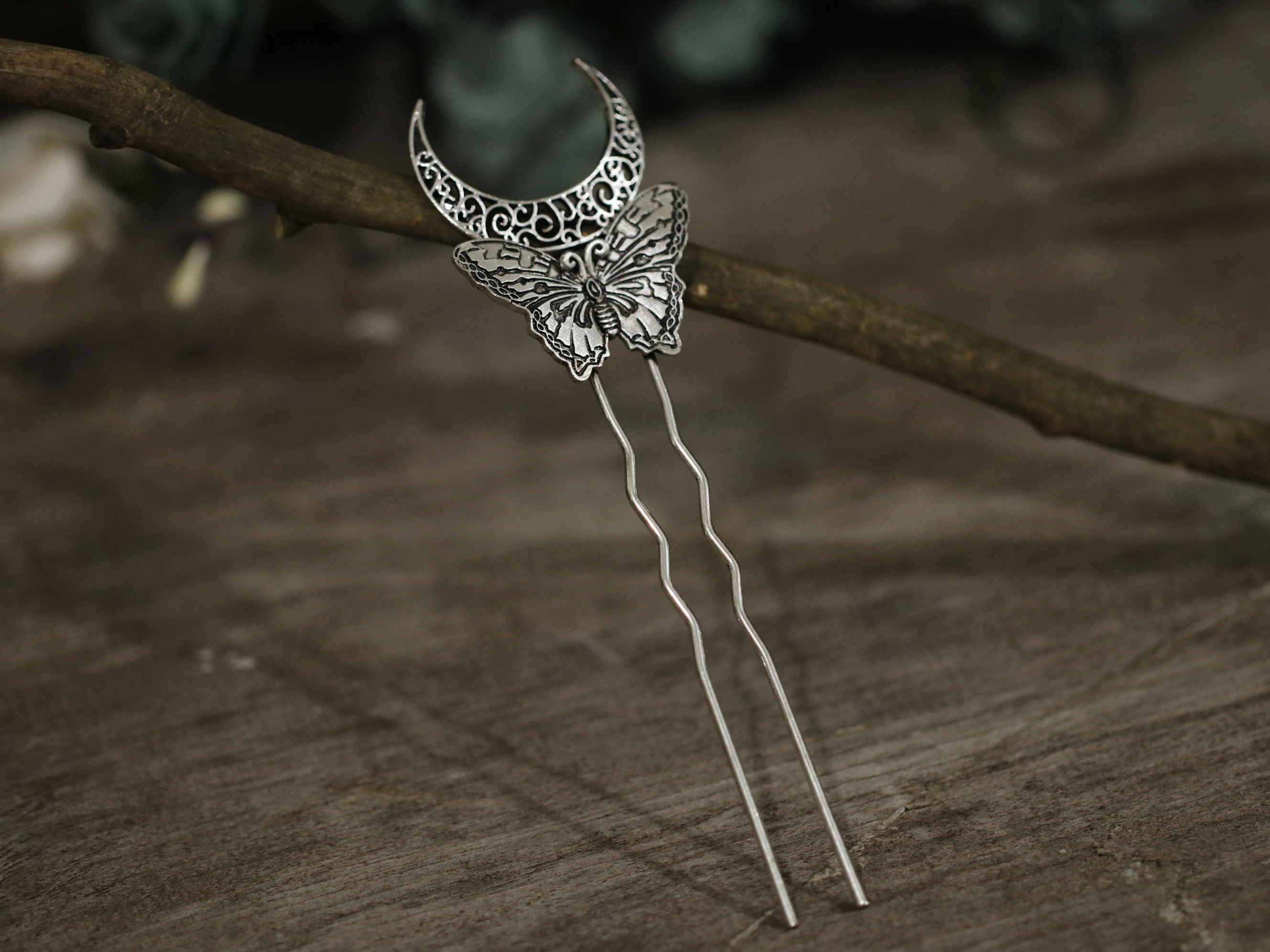 Аксессуары Wicca Шпилька для волос с изображением смерти и моли трехфазная луна