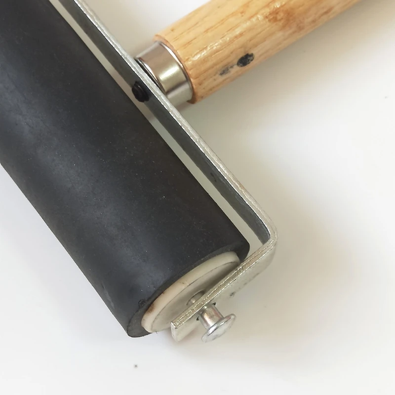 

Handmade Art Woodcut Tools 10CM Oil Printing Rubber Roller Wooden Handle Can Be Removed For Easy Cleaning