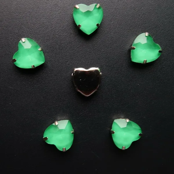 A10 Emerald 20 шт/уп, серебряные украшения в виде когтей, желе, конфета, стекло, кристалл, 10 мм, в форме сердца, пришитые стразы, бусины для свадебного платья, сумок, обуви, сделай сам, отделка - Цвет: A10 Emerald