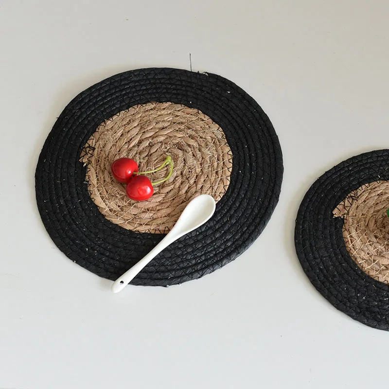 

Trendy Handy Round Shape Plain Natural Grass Coasters Wine Drink Coffee Tea Cup Mats Table Pad Home Office Kitchen Tableware Mat
