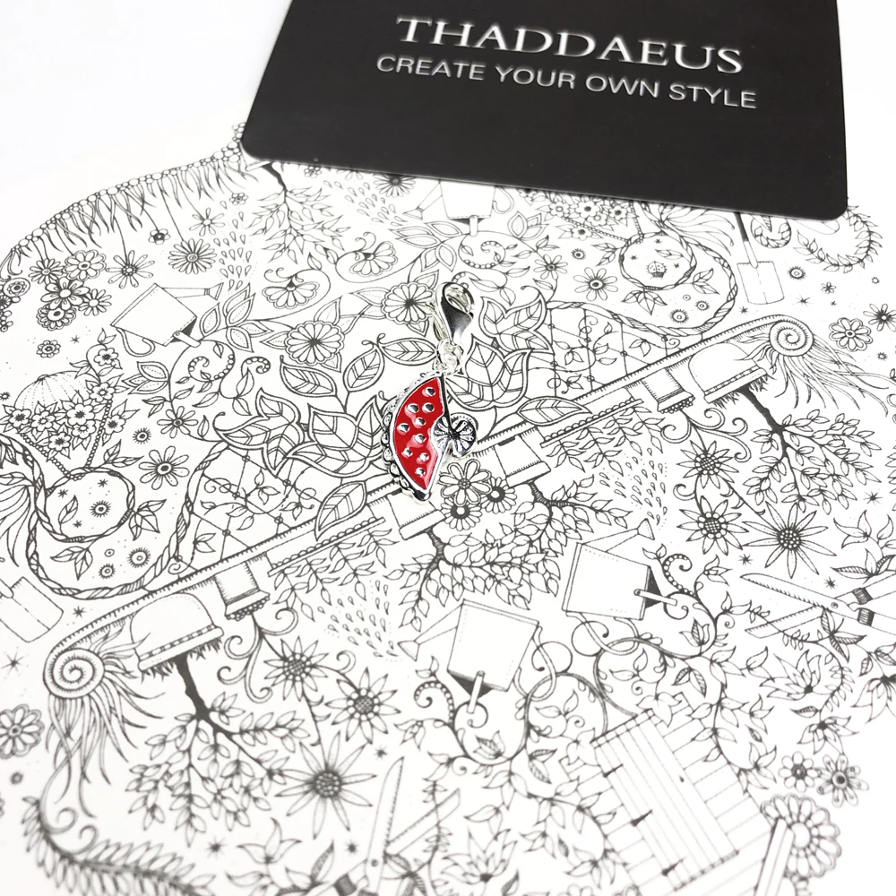 Женский браслет с подвеской в виде цветка красной эмалью серебряными подвесками