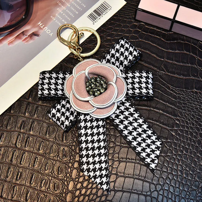 Черный белый брелок Стразы в форме сердца плюшевый для автомобильных ключей