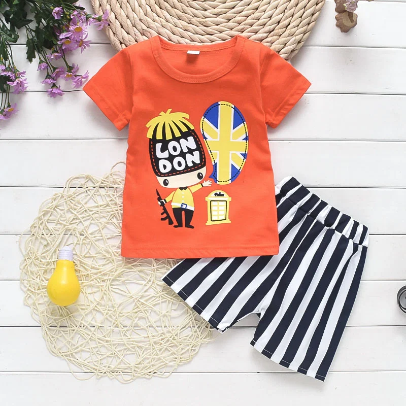 Комплекты одежды для маленьких мальчиков Милая летняя футболка Комплект с
