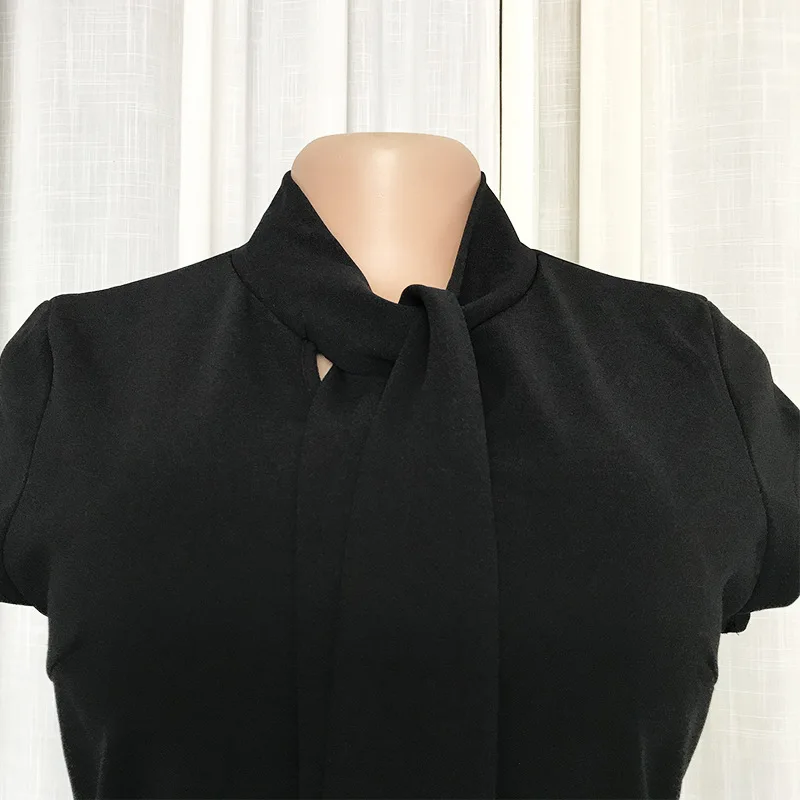 Женское облегающее платье с бантом черное эластичное офисное коротким рукавом