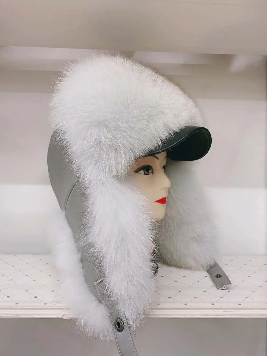 New Real Fox Fur Bomber Hats with Brim Men Winter Warm Ski Cap Outdoor Headwear H28