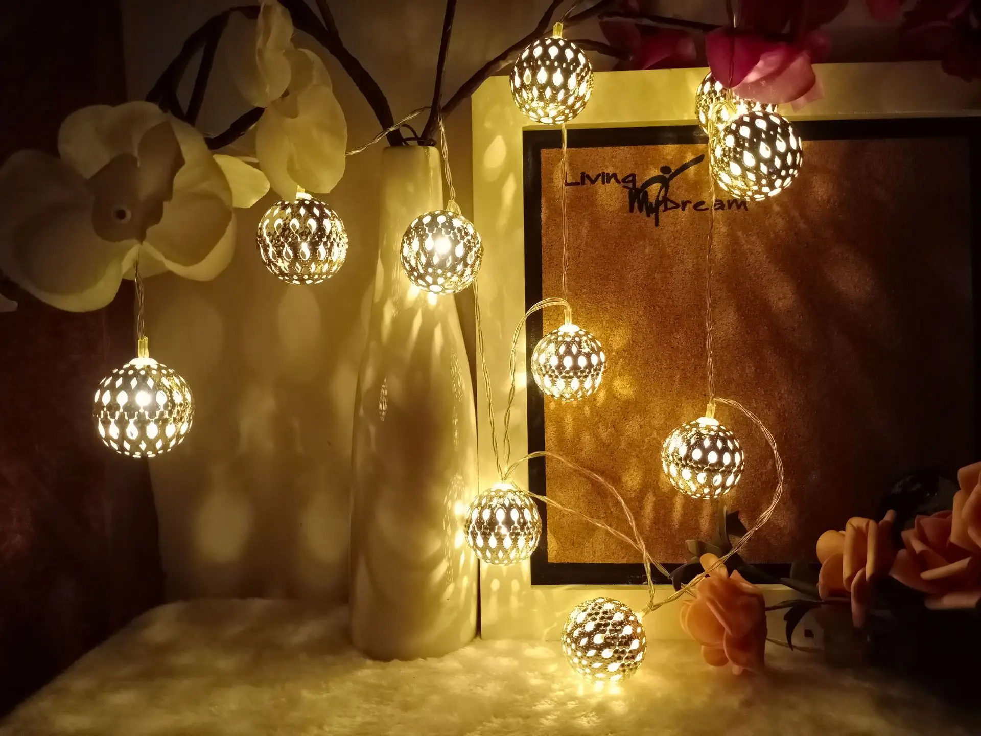 

LED String Lights Garden Decoration Outdoor Hollow Metal Ball Led Light Garland Lights Battery-operated Fairy Lights Xmas Light