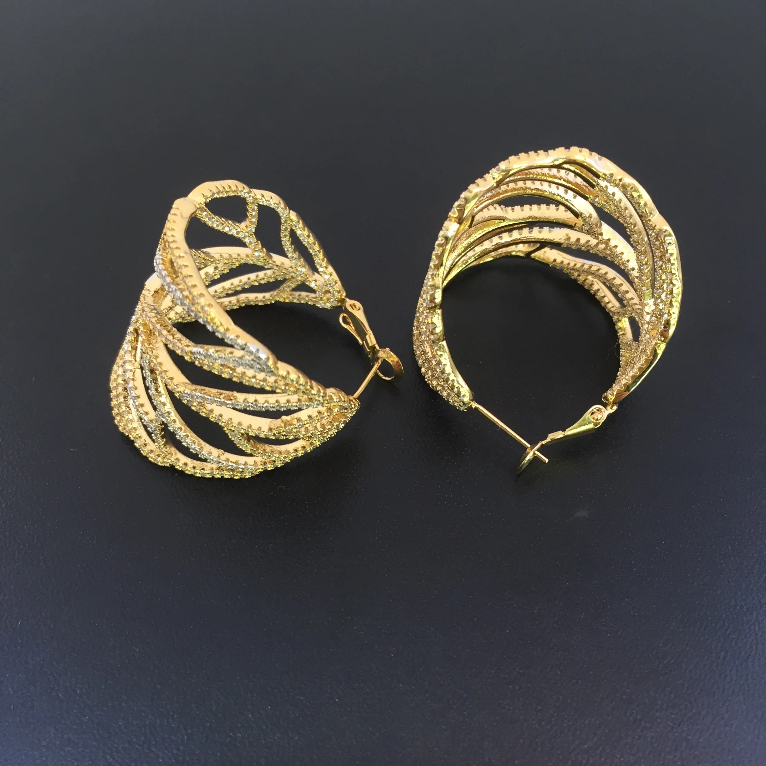 

Lanyika Fashion Jewelry Hollow Leaf Micro inlay Party Earrings Anniversary Banquet Daily Best Gift