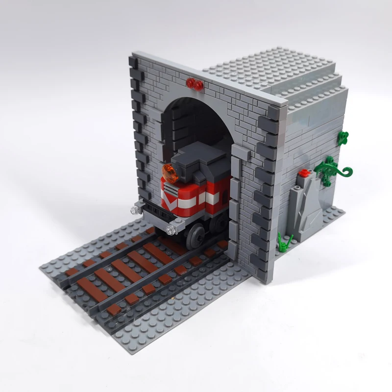 Треки городского поезда железнодорожная станция кирпичи мини-знаки сигнальные