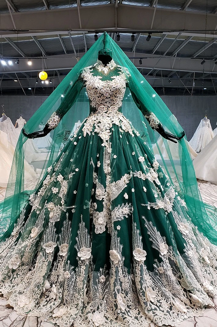 Muslim Long Sleeves Wedding Dresses 2020 for Women Colorful Elegant Crystals High Neck Lace up  Green Arabic Bridal Gowns