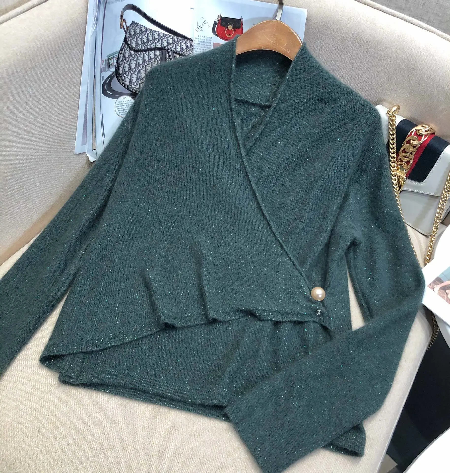 

Fashion New Ladies 2023 Long Sleeve Sexy Casual Solid Color Cross V-neck Pearl Button Knit Top 1031