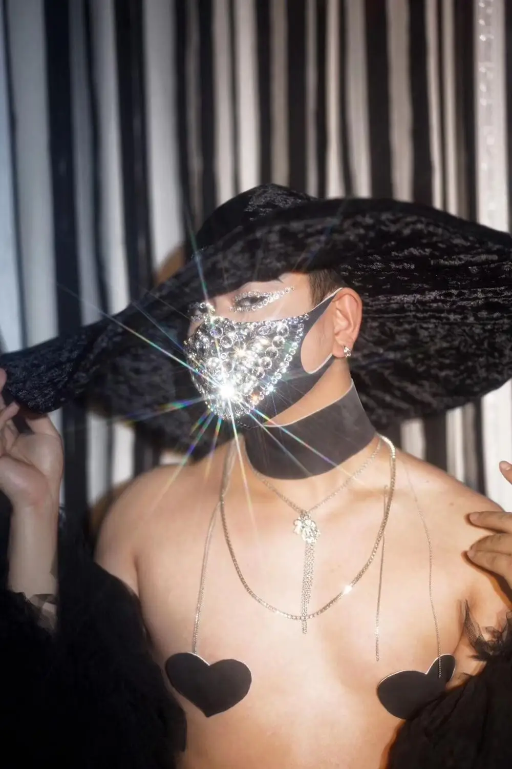 Для бара ночного клуба вечерние ринки фотосессия DJ женщины певец танцор