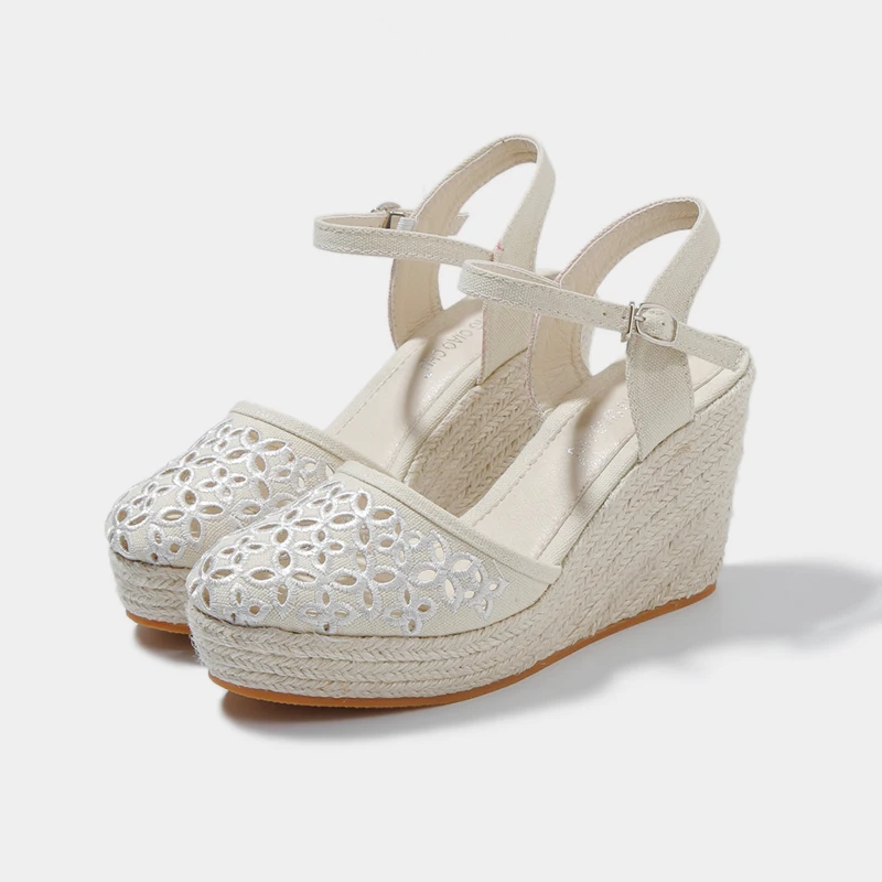 Женские босоножки на танкетке льняные сандалии с прорезями соломенным каблуком