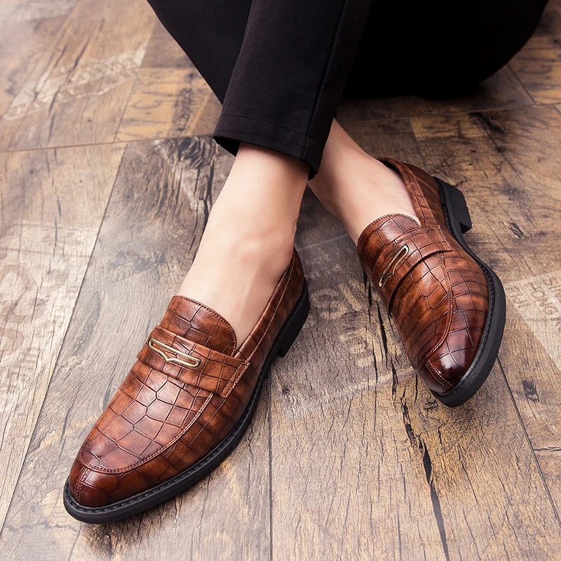

Men's pointed toe dress shoes fashion non-slip leopard loafers men's leather shoes business leather shoes