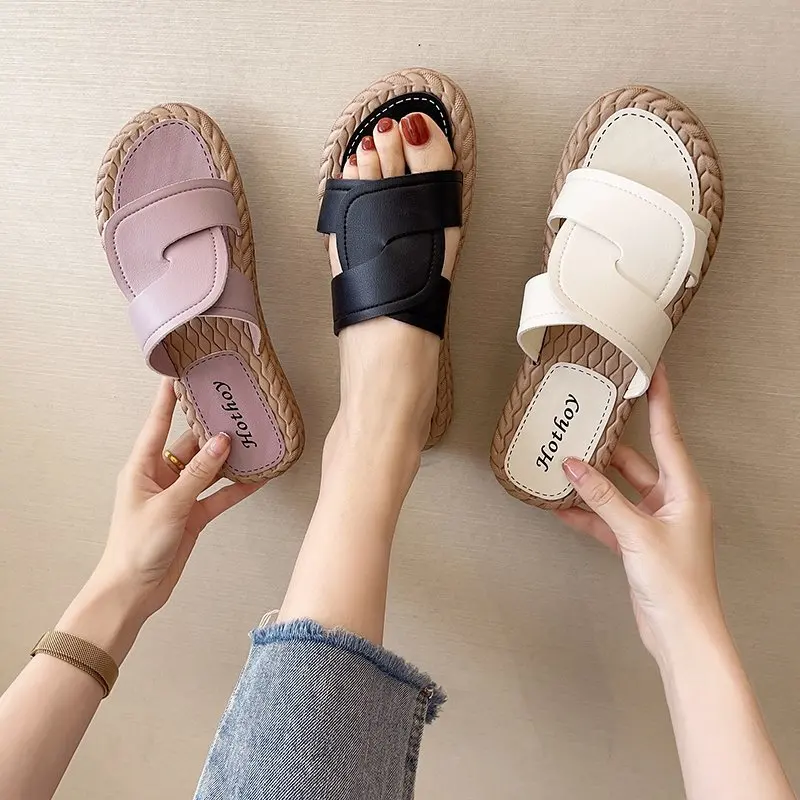 

Shoes Slippers Casual Summer Clogs Woman Rubber Flip Flops Slides Low Pantofle Luxury Beach Hawaiian Flat 2021 Fashion Rome PU
