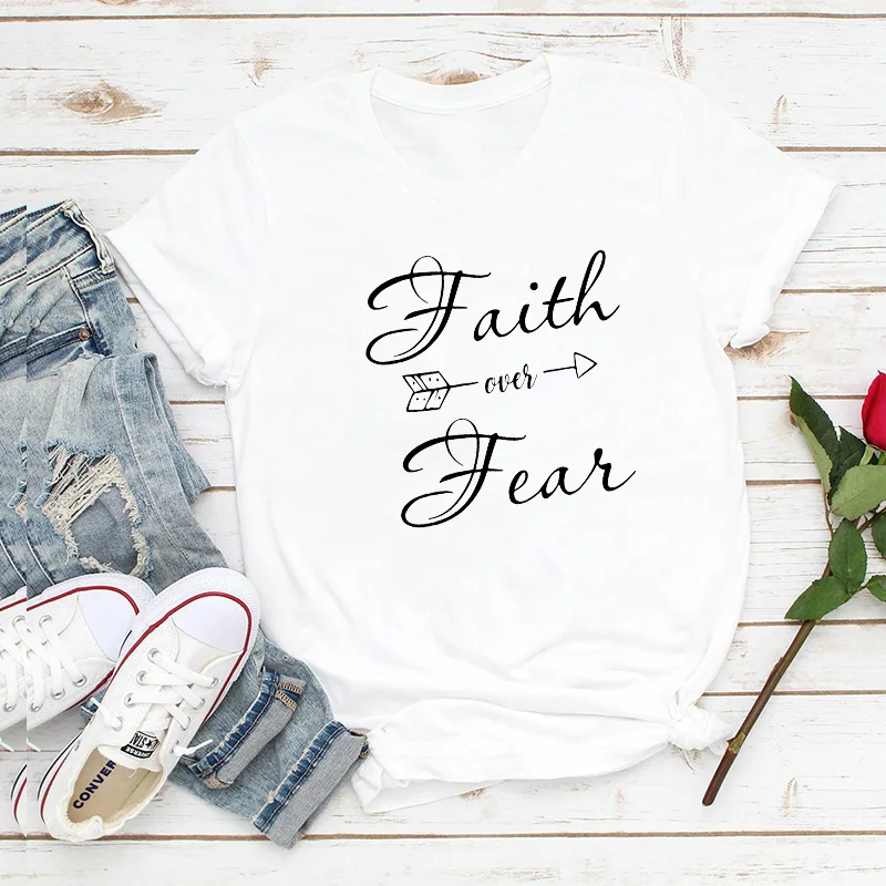 Новинка женская футболка с надписью Faith поверх Fear Love для христианина забавное