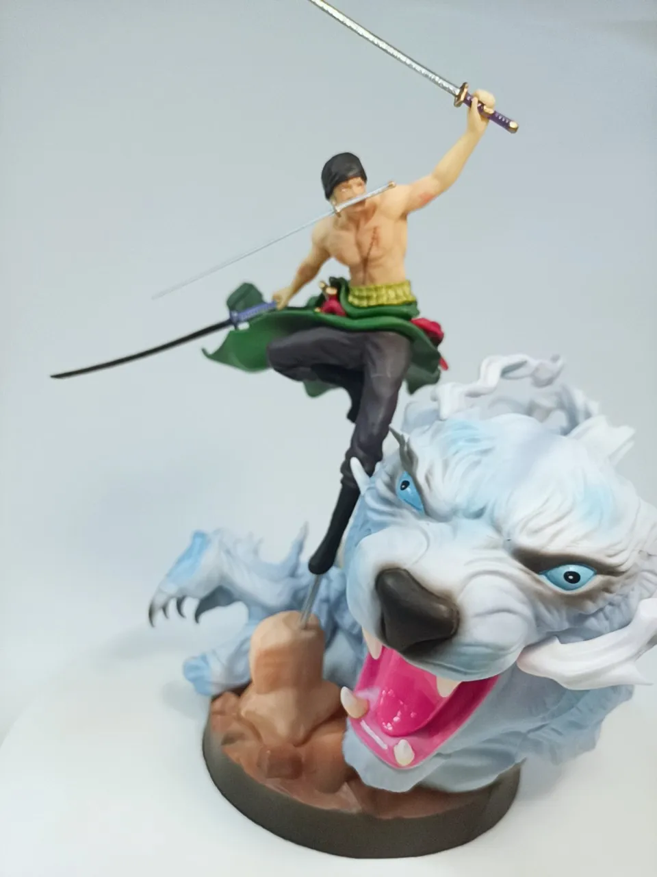 

Anime GK Statue ONE PIECE Roronoa Zoro Three Pole Flow Tiger Hunting Swordsman PVC Action Figure Collectible Model Toy Gift