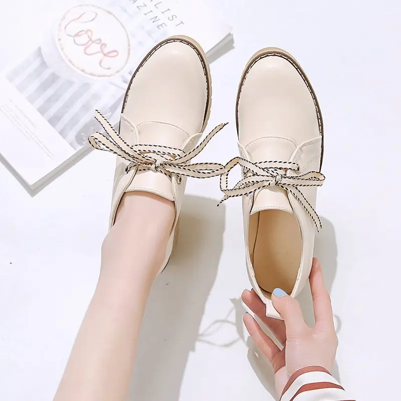 

Новинка 2021, Студенческая кожаная обувь в британском стиле, броги на шнуровке с круглым носком и бантом, женские удобные нескользящие Мокаси...