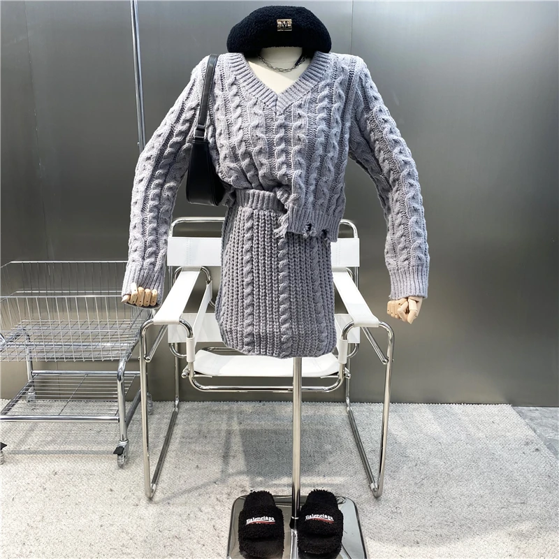 

New Brand Original Design 2021 V-neck Twist Cut Short Pullover Sweater + High Waist Slim Wrap Hip Skirt Fashionable Suit