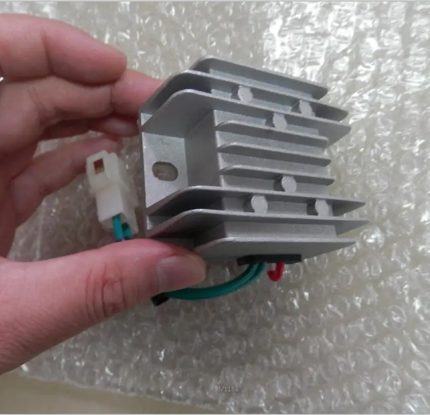 Автоматический регулятор напряжения L100 AVR/держатель для генераторов YANMAR L70 и