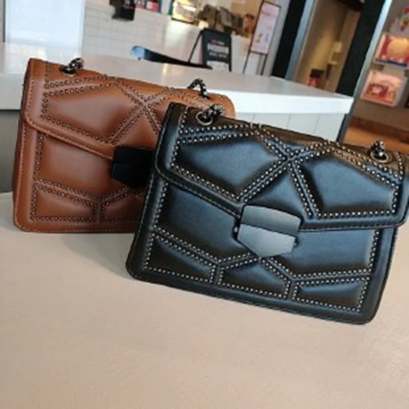 Сумка с заклепками и цепочкой маленькие сумки через плечо для женщин 2020 сумка