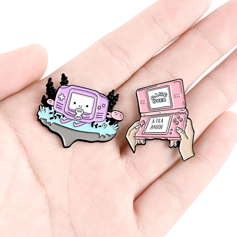 Игра над портативной игровой консолью эмалированные булавки Kawaii Monster Elfin 90s геймпад брошь джинсовая рубашка воротник значок ювелирные изделия нагрудные булавки