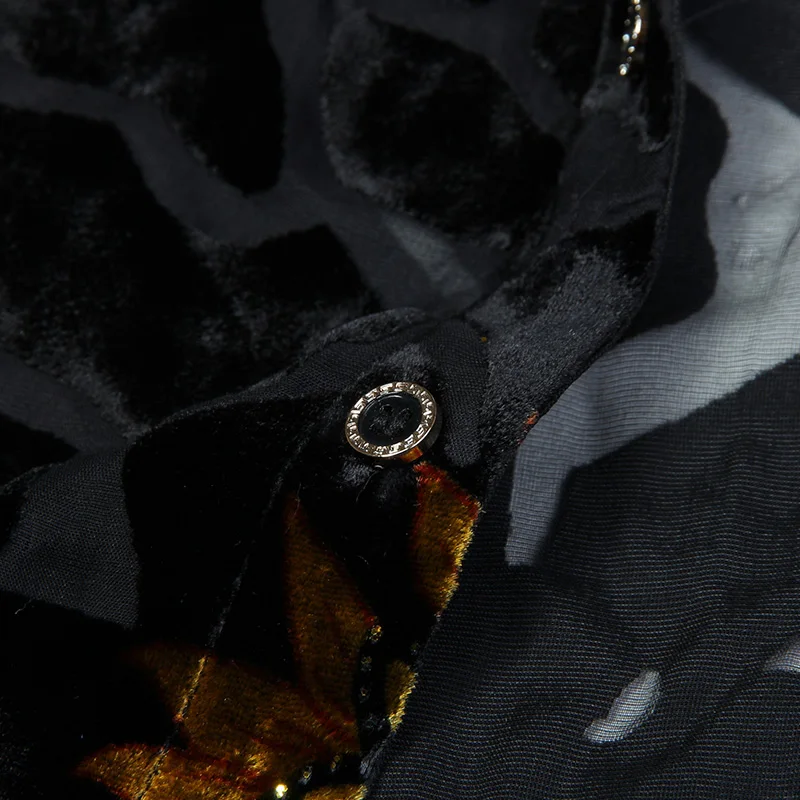 

Summer Man Short Sleeve Shirts Fashion Turn Down Collar Silk Embroidery Velvet Male Shirt Slim Fit Hollow Out Blusas Masculina