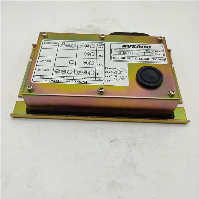 

300611-00123 Excavator Throttle Controller For DH220-5 DH220-7 Excavator 30061100123