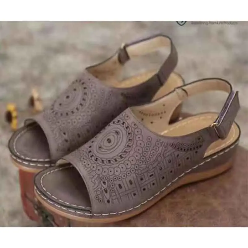 

2021 Summer New Women Retro Pu Leather Shoes Flat Wedges Comfortable Soft Shoes for Ladies Open Toe Hollow Simple Female Sandals