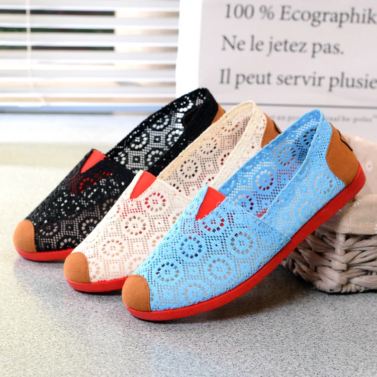 Женская кружевная обувь повседневная на плоской подошве без застежки с мягкой